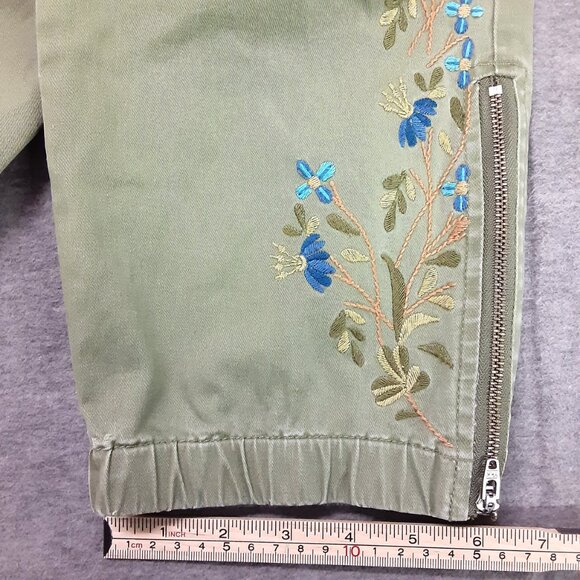 Sundance Womans Pants Size 16 Embroidered, Cargo Pockets, Belt, Zip Legs - Picture 4 of 10